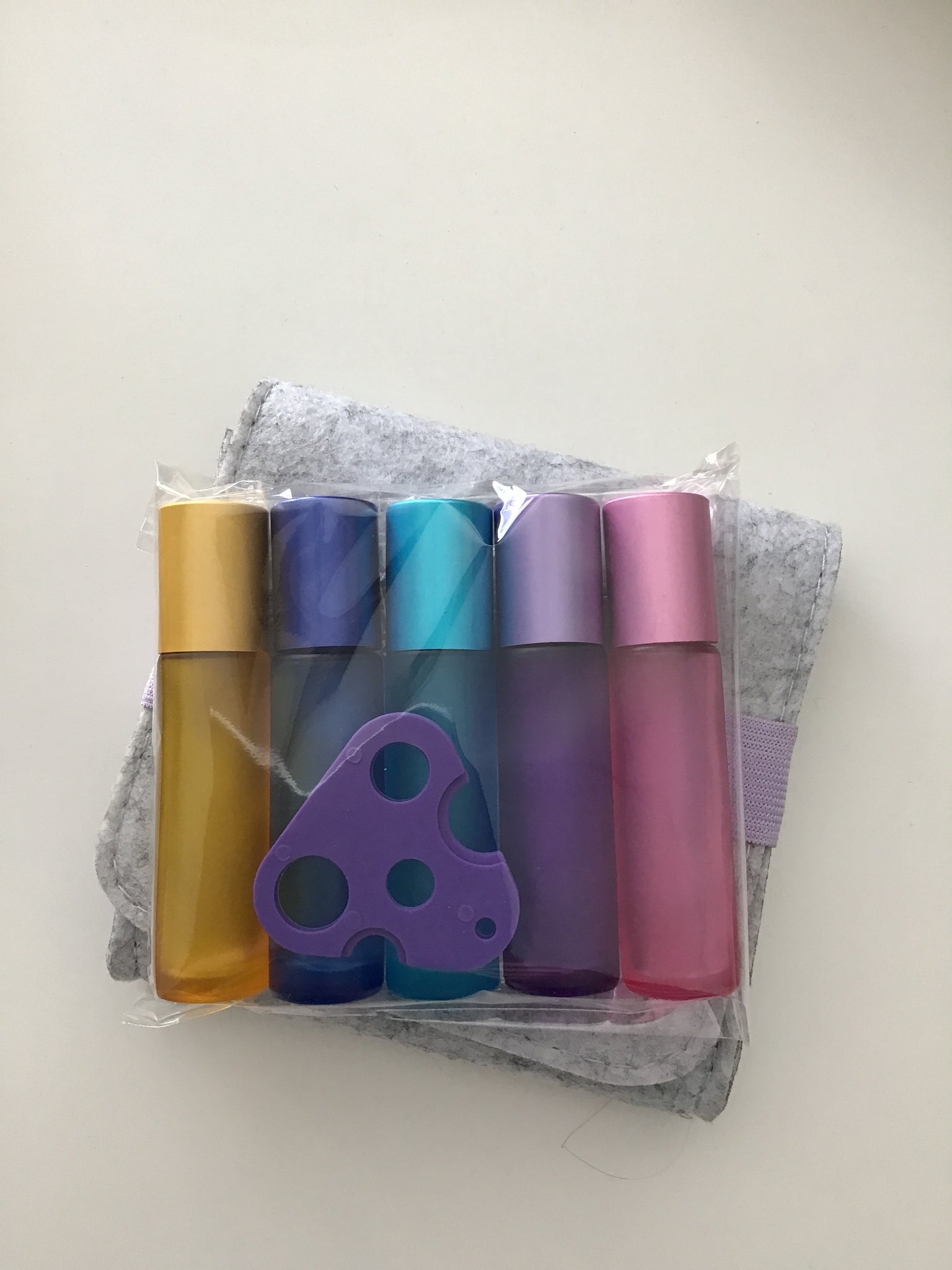 Roller coloured 10ml x 5 plus felt bag